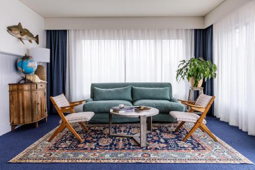 Watsons Bay Boutique Hotel - Dining and Amenities