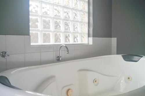 Waves Luxury Suites - Guest Ratings and Reviews