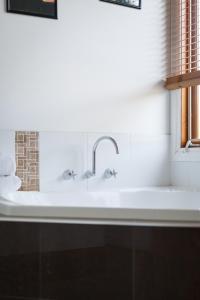 Yering Gorge Cottages - Amenities and Facilities