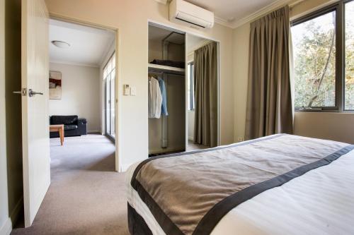 Zappeion Apartments - Facilities and Services