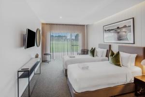 13th Beach Golf Lodges - Nearby Attractions and Activities