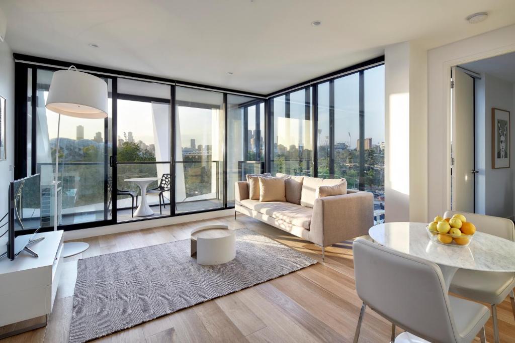 381 Cremorne Review