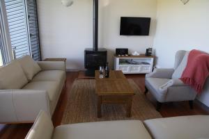 Adina Vineyard - Serene Outdoor Amenities