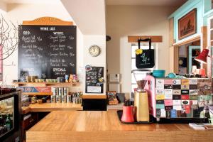 Alabama Hotel Hobart - Guest Ratings and Experiences