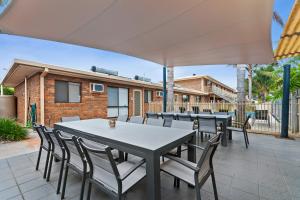 Allambi Holiday Apartments - Location and Accessibility