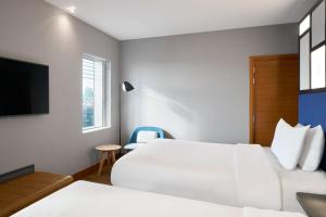 Aloft London Excel - Dining Options