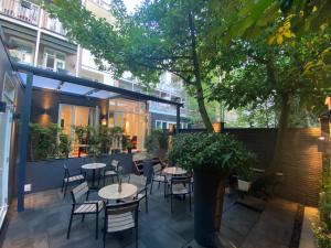 Alp Hotel - Transportation and Parking Options