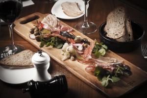 Avenue Hotel Canberra - Policies and Information