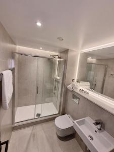 Axiom Park Hotel - Payment and Cancellation Information