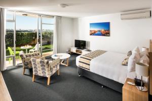 Be. Fremantle - Convenient Location and Nearby Attractions