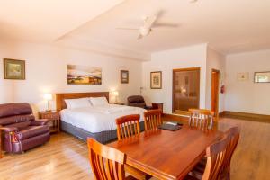 Birdwood Motel - Frequently Asked Questions