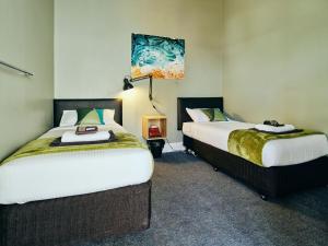 Black Diamond Lodge - Outdoor Facilities and Activities