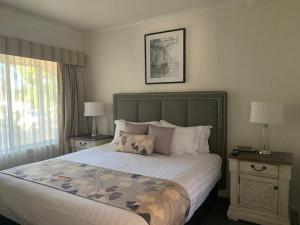 Blazing Stump Motel & Suites - Guest Ratings and Reviews