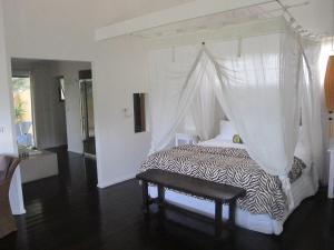 Blue Cliffs Retreat - Facilities and Amenities