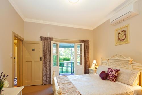 Brantwood Cottage Luxury Accommodation - Booking and Reservation Details