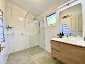 Brigadoon Cottages - Booking and Reservations