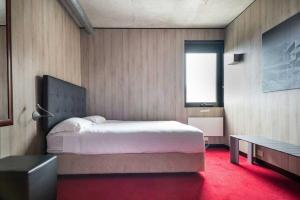 Buller Central Hotel - Staff and Service