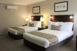 Carlyle Suites & Apartments - Facilities and Amenities
