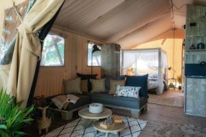 Castlemaine Gardens Luxury Safari Tents - Policies and Booking