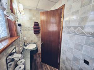 Cedar Wood Inn - Guest Feedback