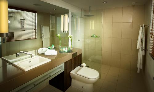 Cicada Lodge - Policies and Booking