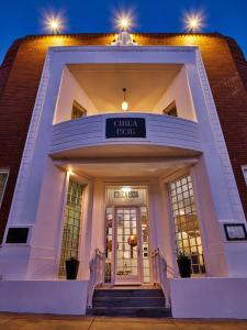 CIRCA 1936 Art Hotel - Delightful Dining Options