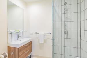 City Edge Box Hill Apartment Hotel - Guest Reviews