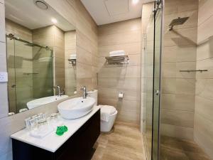 Clarendon Hotel - Location and Attractions