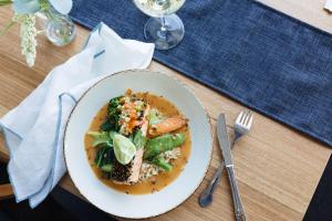 Comfort Inn Capital Horsham - On-site Dining and Services