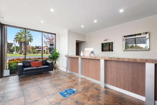 Comfort Inn Deakin Palms - Facilities and Amenities