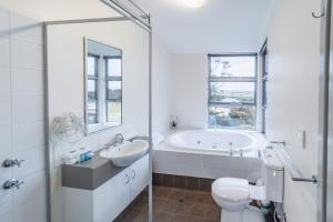 Cosy Corner Sea View Apartments - In-Room Amenities