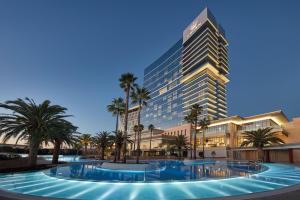Crown Towers Perth - Dining and Entertainment