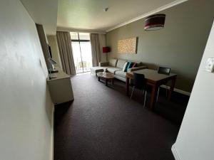 Darwin Esplanade Central Official - Guest Experience