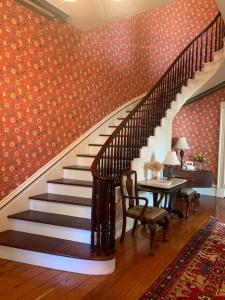 Delano Homestead Bed and Breakfast - Onsite Dining and Amenities