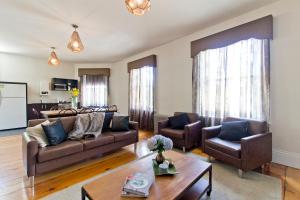 Deloraine Hotel - Dining and Restaurant Options