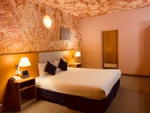 Desert Cave Hotel - Cancellation and Child Policies