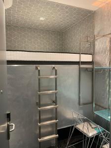 Diamond Capsule Hotel Amsterdam South - Nearby Attractions