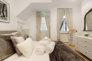 Discounted Flat W Lovely Terrace Near Kings Road - Amenities and Facilities