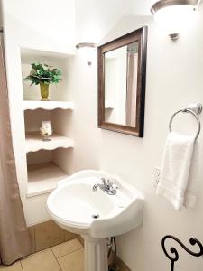 Eagles Nest Inn - Guest Services