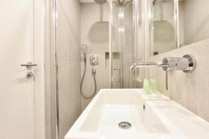 Earls Court East Serviced Apartments by StayPrime - Convenient Location