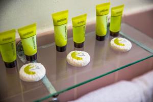 Esplanade Hotel Adelaide - Amenities and Services