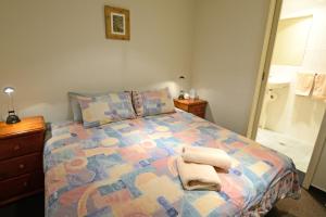 Falls Creek Country Club - Check-in, Check-out, and Policies