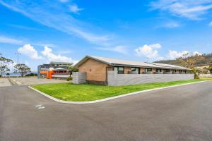 Foreshore Hotel - Dining and Amenities