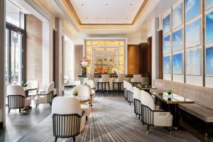 Four Seasons Hotel One Dalton Street, Boston - Guest Reviews and Ratings
