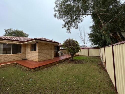 Geraldton Luxury Vacation Home With Free Streaming - Private Bathrooms With Amenities