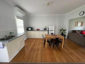 Giants Table and Cottages - Facilities and Amenities