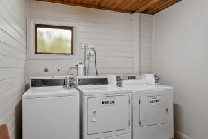 Gold Rush Inn - Guest Services and Facilities