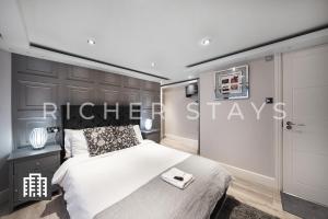 Hackney Suites - En-Suite Rooms & Amenities - Facilities and Services