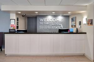 Hampton Inn Vero Beach Outlets - Guest Services
