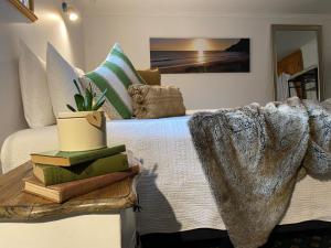 Hanlon Guest House - Surrounding Area and Accessibility